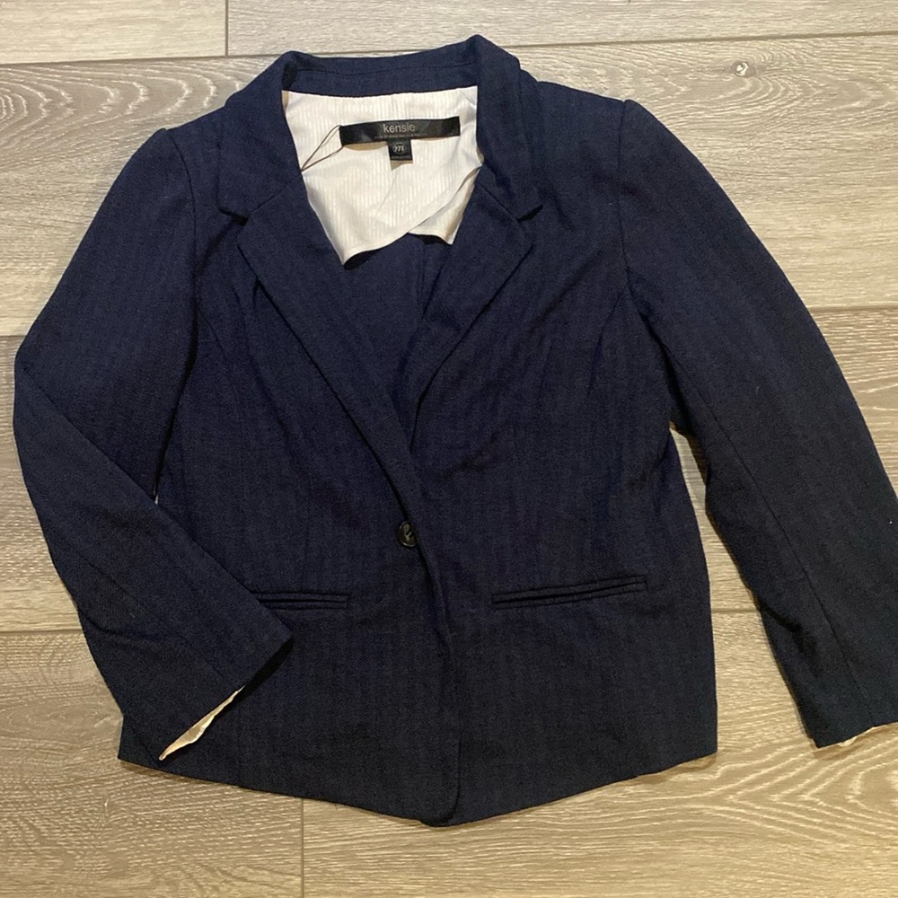 Kensie knit blazer, navy blue herringbone print. Size medium
